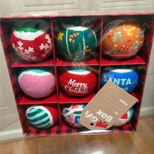 Fofos Christmas Multicolor Dog  Tennis Balls 9 Pack Squeak*New* Perfect Gift 🎁
